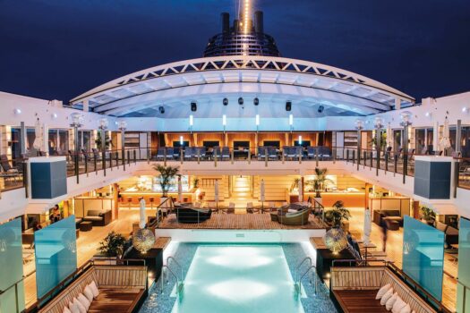 Pooldeck am Abend, MS Europa 2