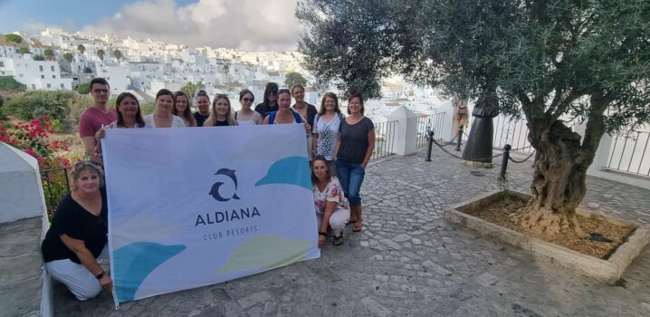 Gruppenfoto mit Aldiana Banner