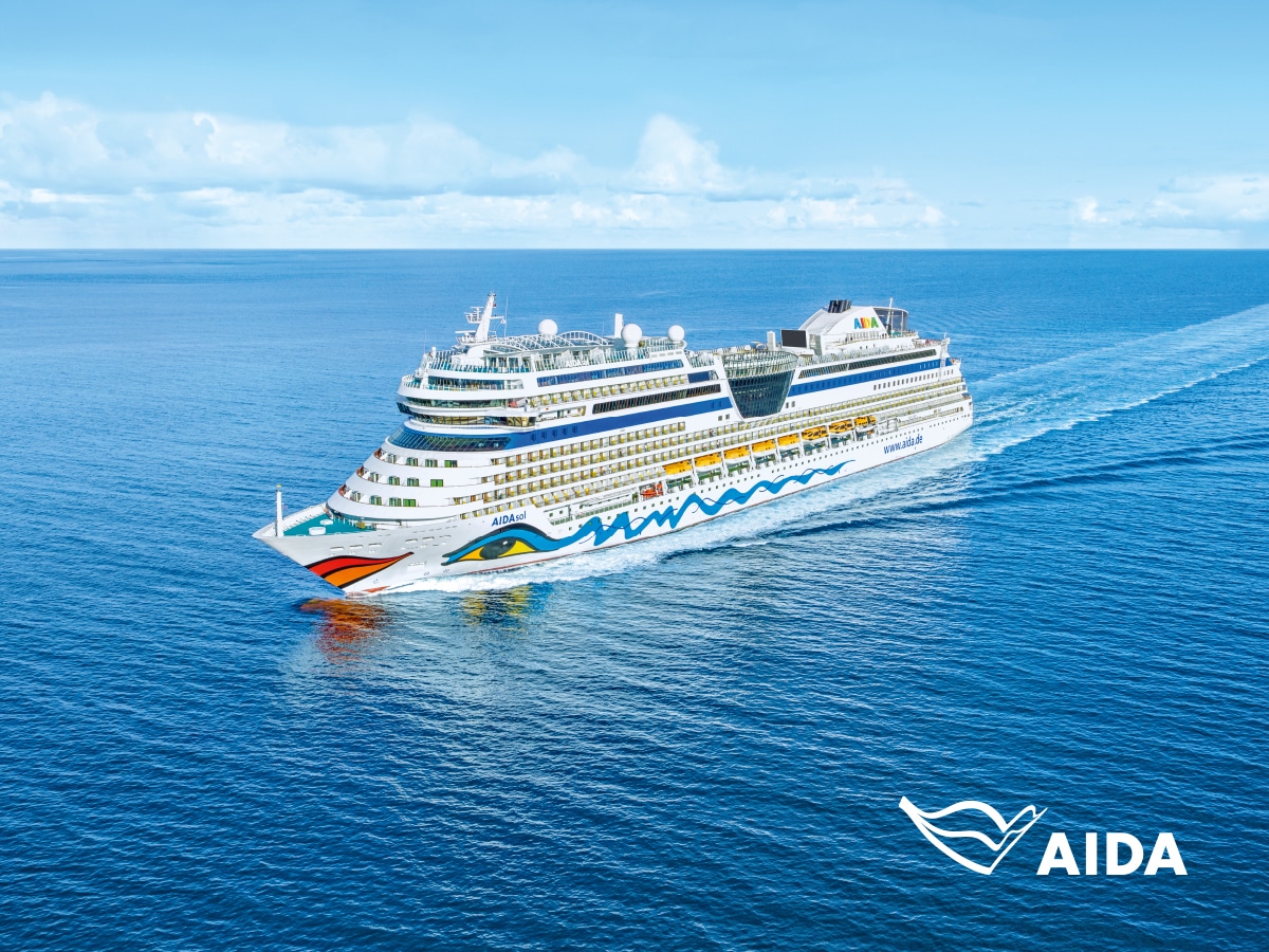 Drohnenansicht AIDA sol auf See