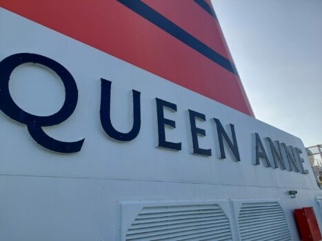 Außen-Schriftzug der Queen Anne